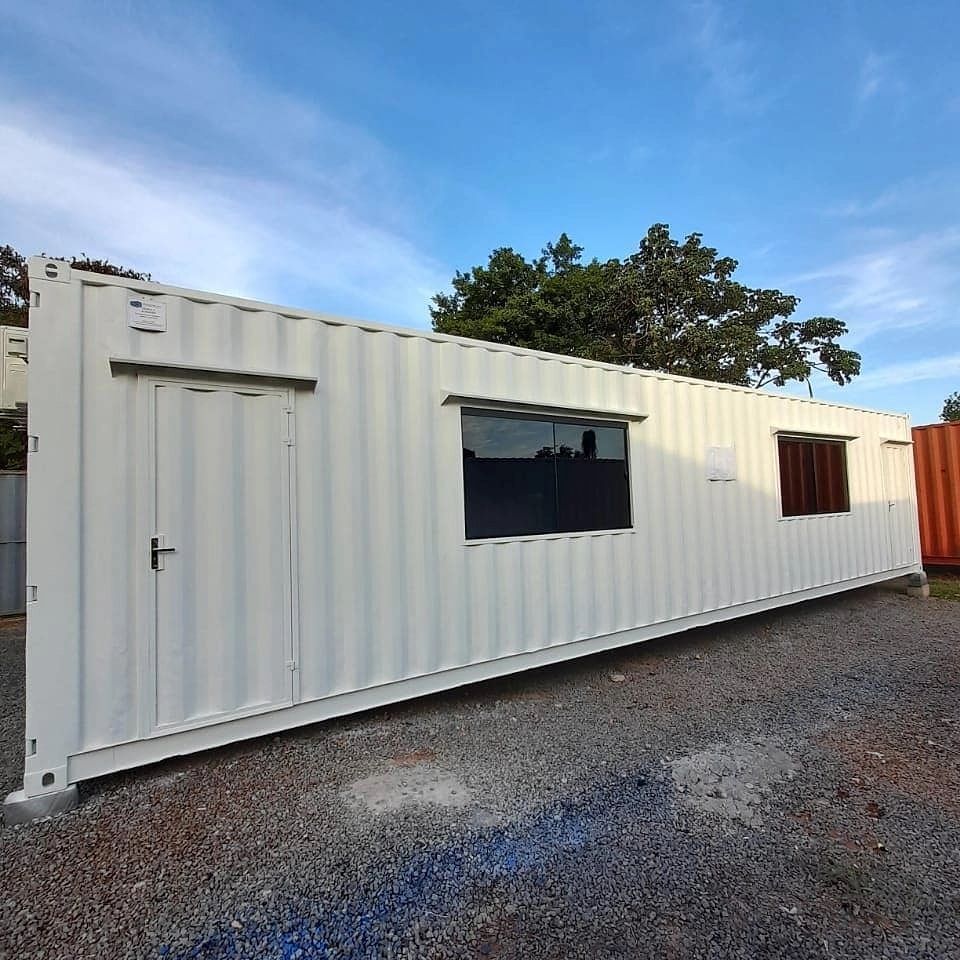 12m / 40ft White Shipping Container with Windows & Air Conditioning