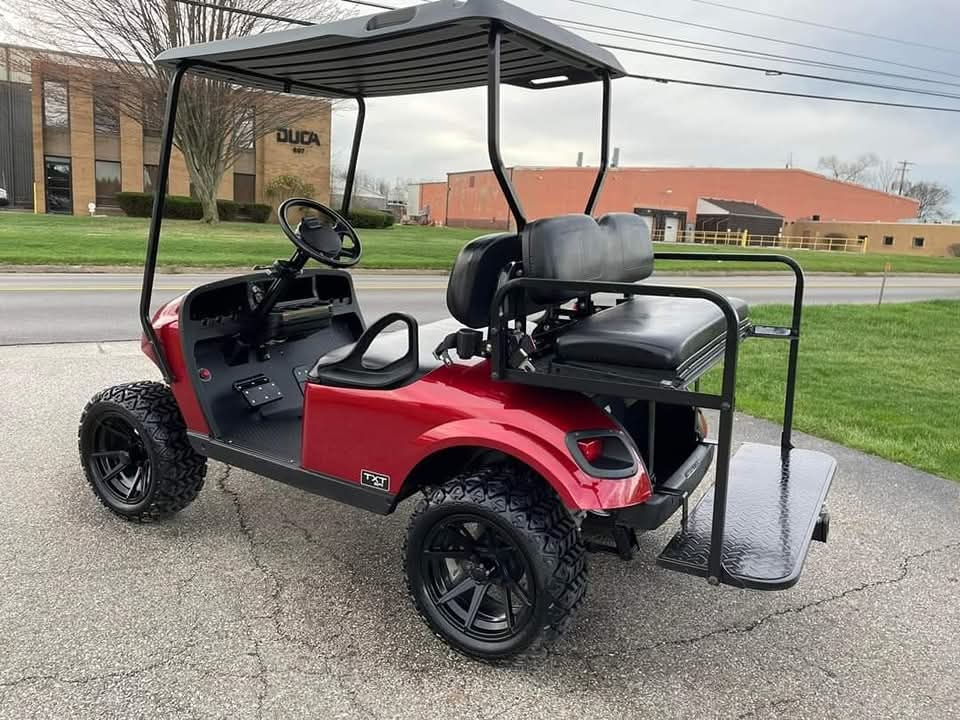 EZ-GO TXT EFI Gas Golf Cart - Image 3