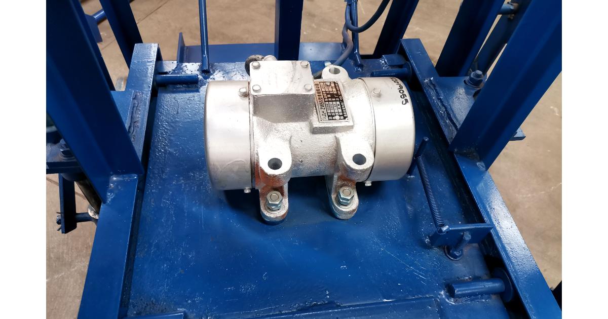 Brick Machine 220V Stock Brick