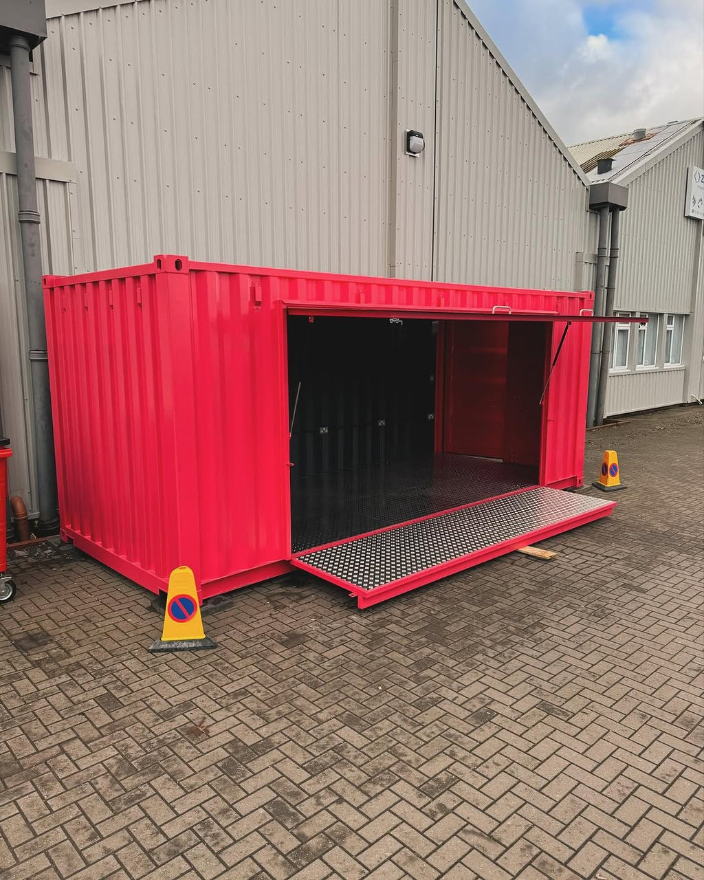 20ft Side Opening Display Container