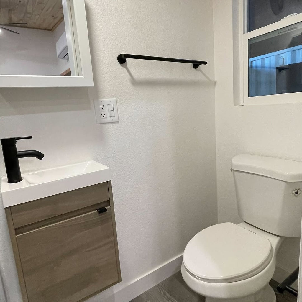 Tiny Home / Portable Cabin on Trailer Specifications