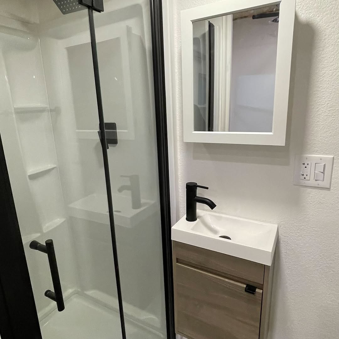 Tiny Home / Portable Cabin on Trailer Specifications