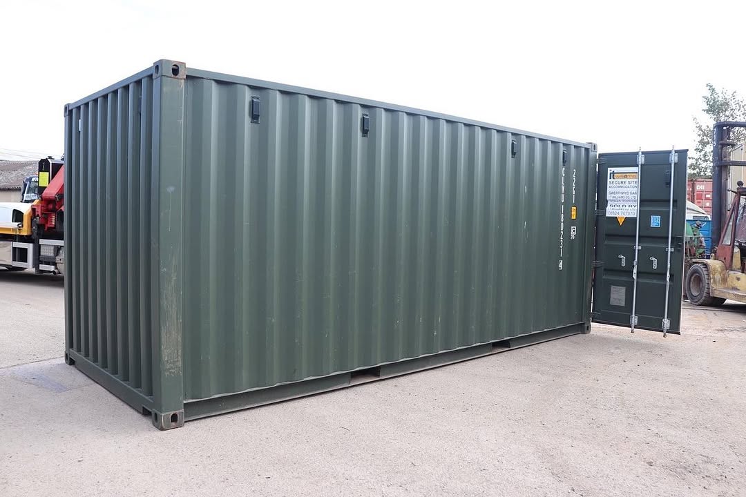 20ft Storage Container with Shelving