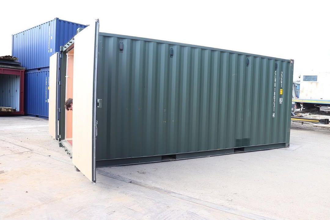20ft Storage Container with Shelving