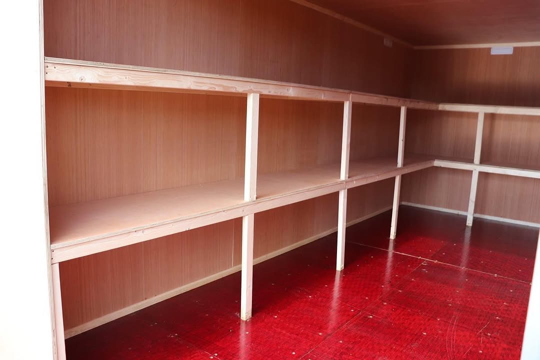 20ft Storage Container with Shelving