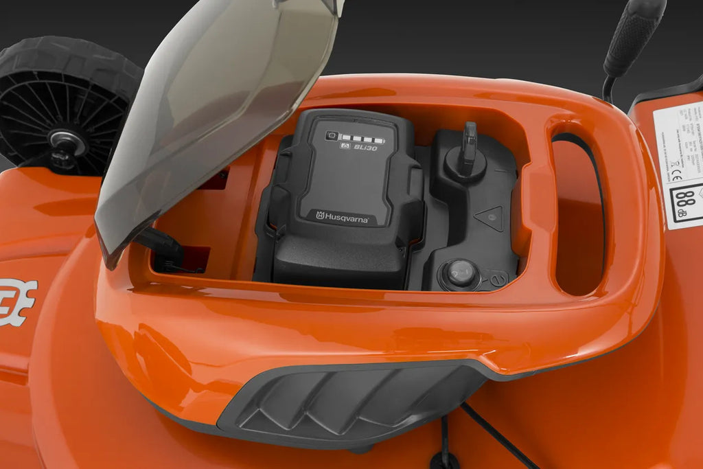Husqvarna LC 142i Lawnmower - Image 5