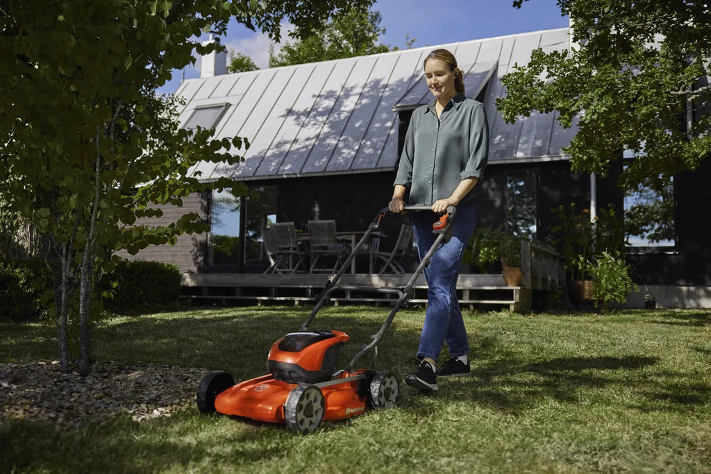 Husqvarna LB 144i Battery Powered Lawnmower - Image 2