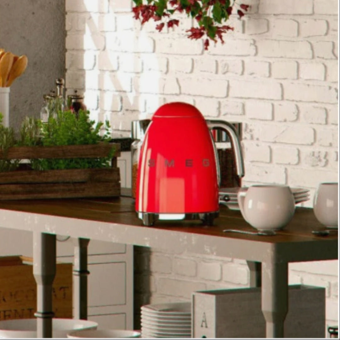 SMEG Red Kettle KLF03RDSA