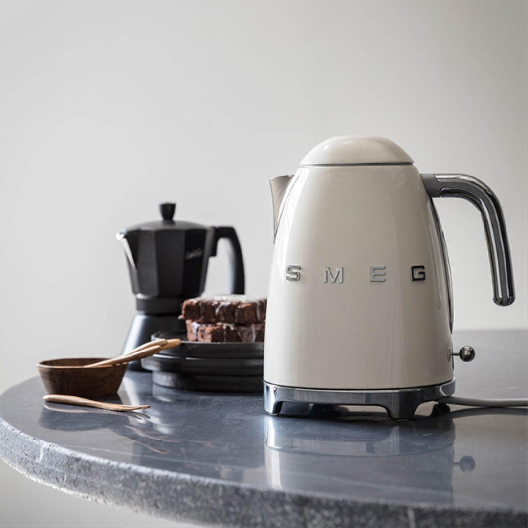 SMEG Kettle KLF03CRSA Cream
