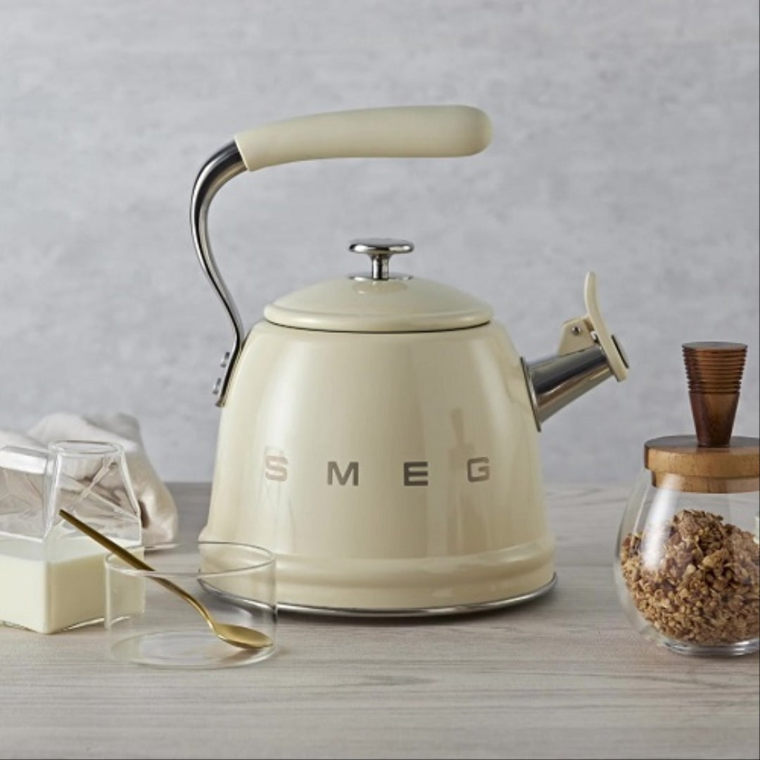SMEG Whistling Kettle (Cream) CKLW2001CR