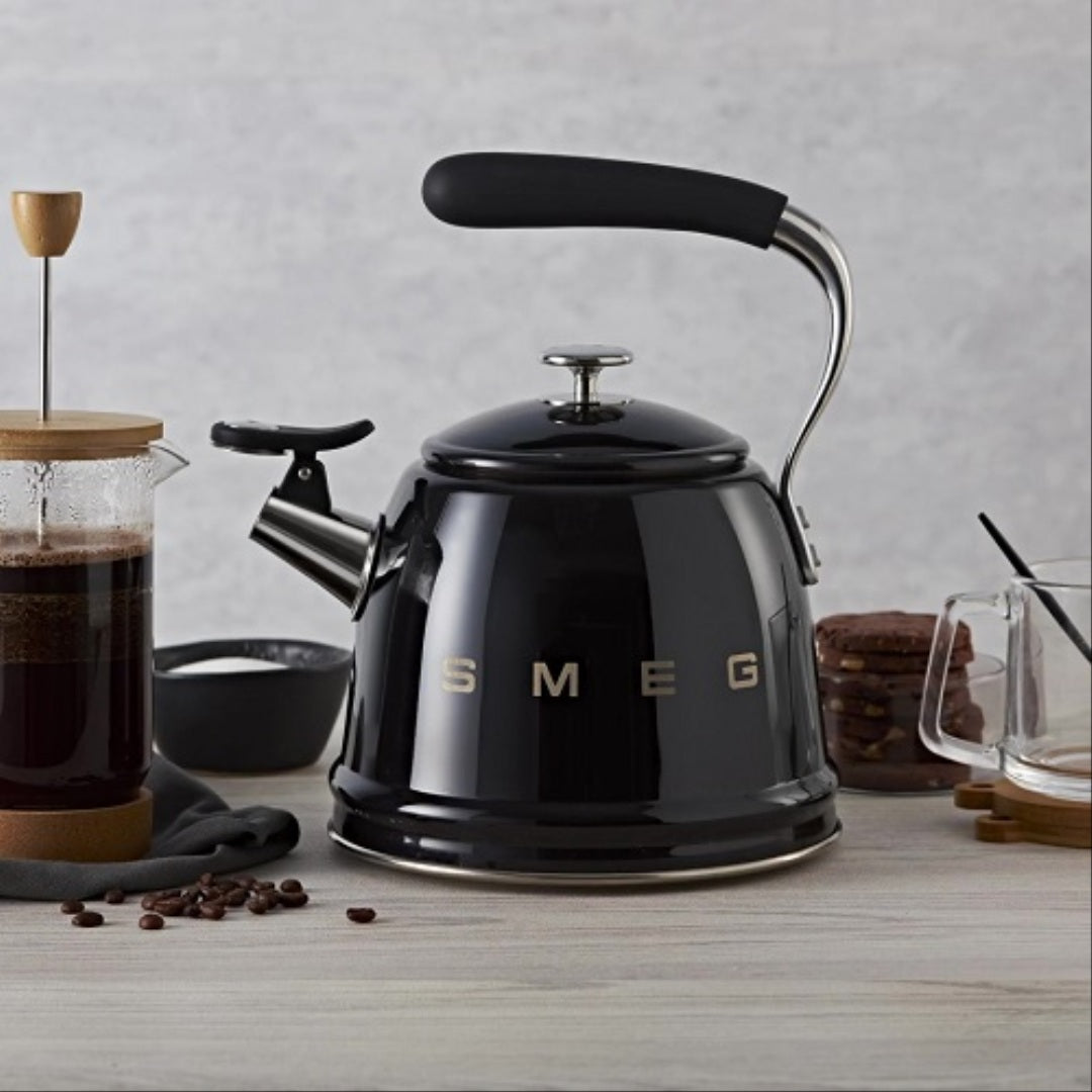 SMEG Whistling Kettle (Black) CKLW2001BL