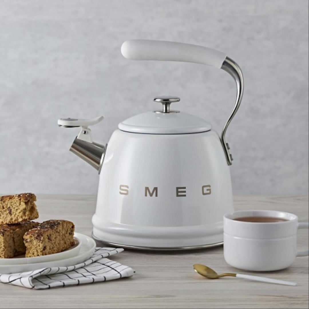 SMEG Whistling Kettle (White) CKLW2001WH