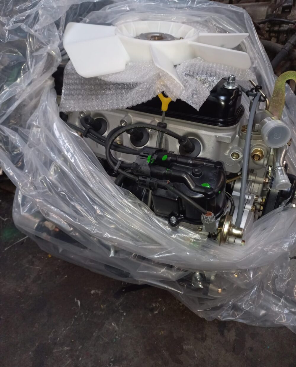 Toyota 2.0 4 CYL Petrol Engine (3YP) BRAND NEW - Image 4