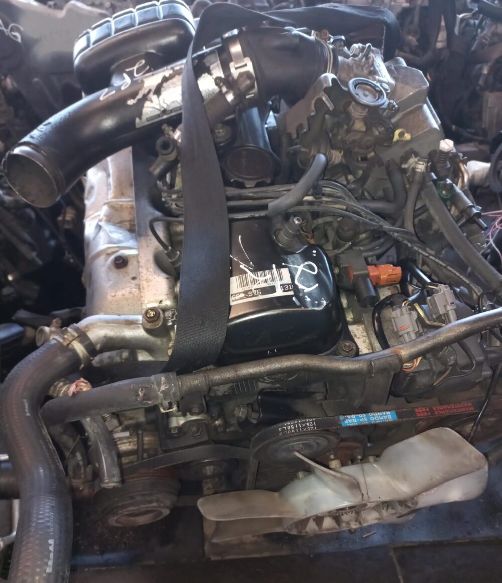 Toyota Hilux 2.4 8v EFI Petrol Engine (2RZ) - Image 3