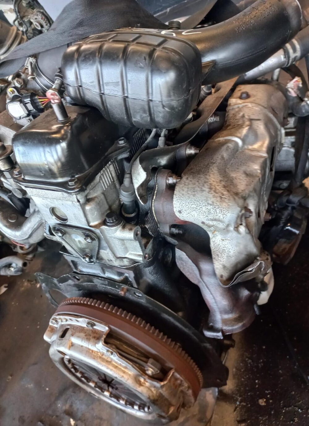 Toyota Hilux 2.4 8v EFI Petrol Engine (2RZ) - Image 2