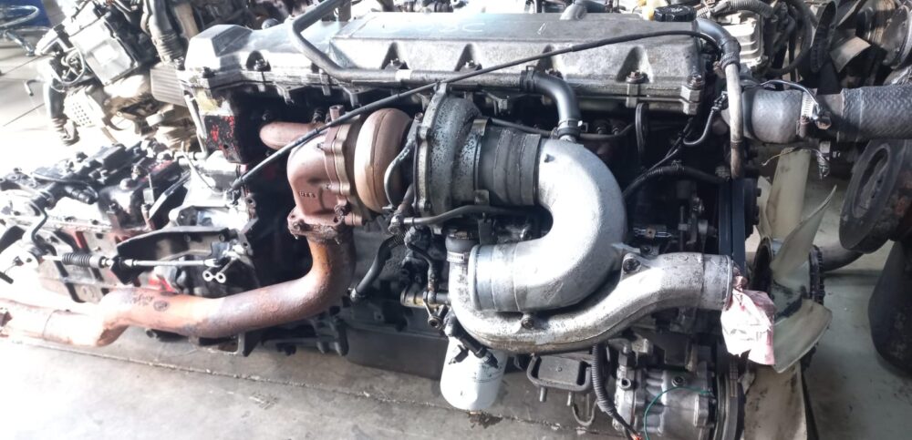 Toyota Hino Turbo Diesel Complete Engine (J08C) - Image 2