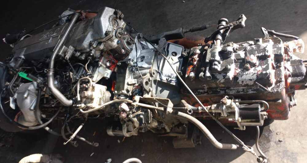 Toyota Hino Turbo Diesel Complete Engine (J08C) - Image 4