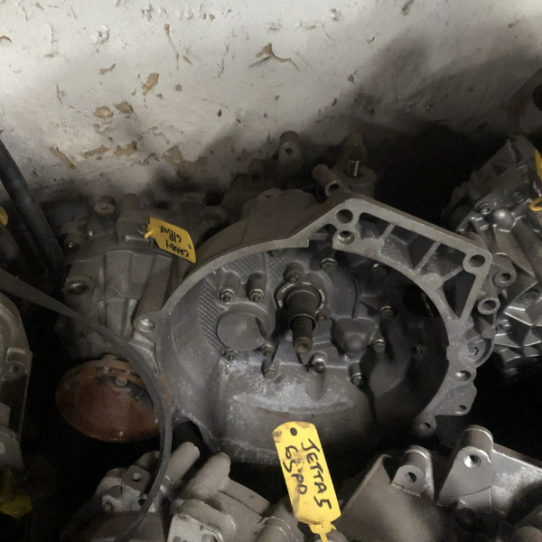 VW Caddy manual gearbox
