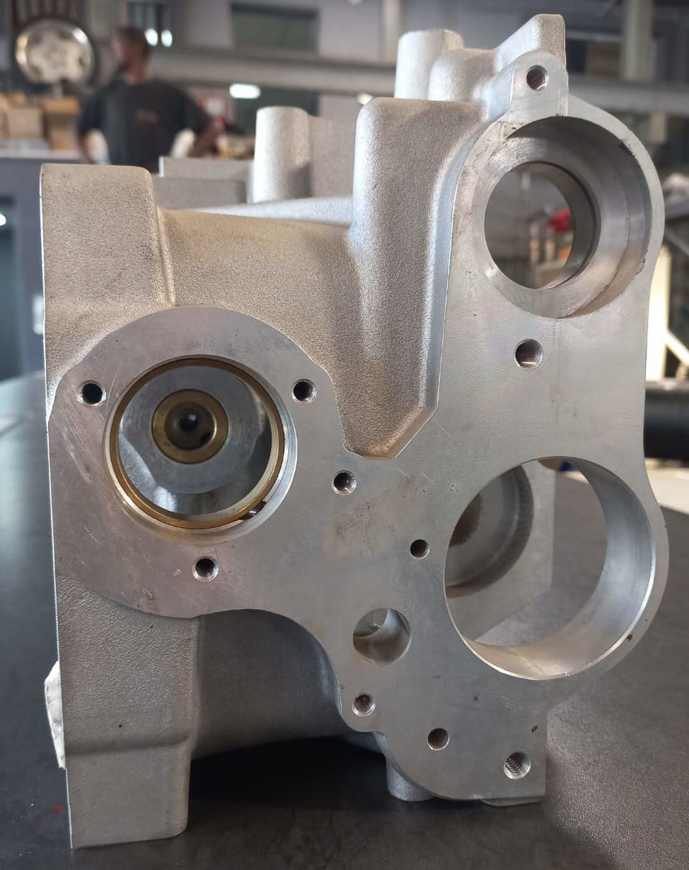 Volkswagen Transporter T5 2.5 Turbo Diesel New Bare Cylinder Head (AXD/AXE)