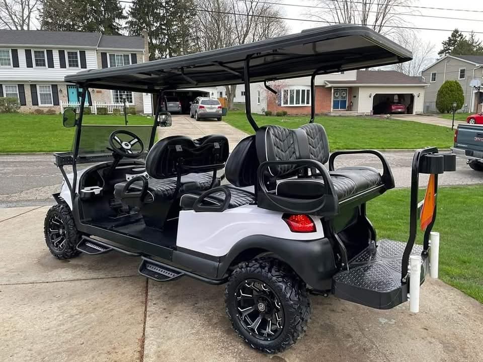 Club Car Precedent 6-Passenger Gas Golf Car - Image 3