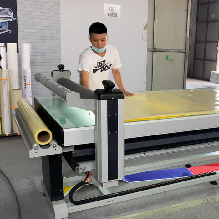 Machine 1300*2500mm Cold Warm Flatbed Laminator Lf1325-b4 Flat Laminating - Image 2