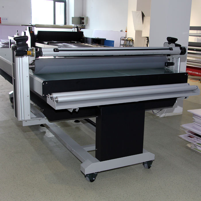 Machine 1300*2500mm Cold Warm Flatbed Laminator Lf1325-b4 Flat Laminating - Image 4
