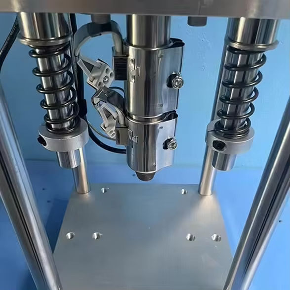 Vertical Molding Benchtop Injection Machine - Image 5