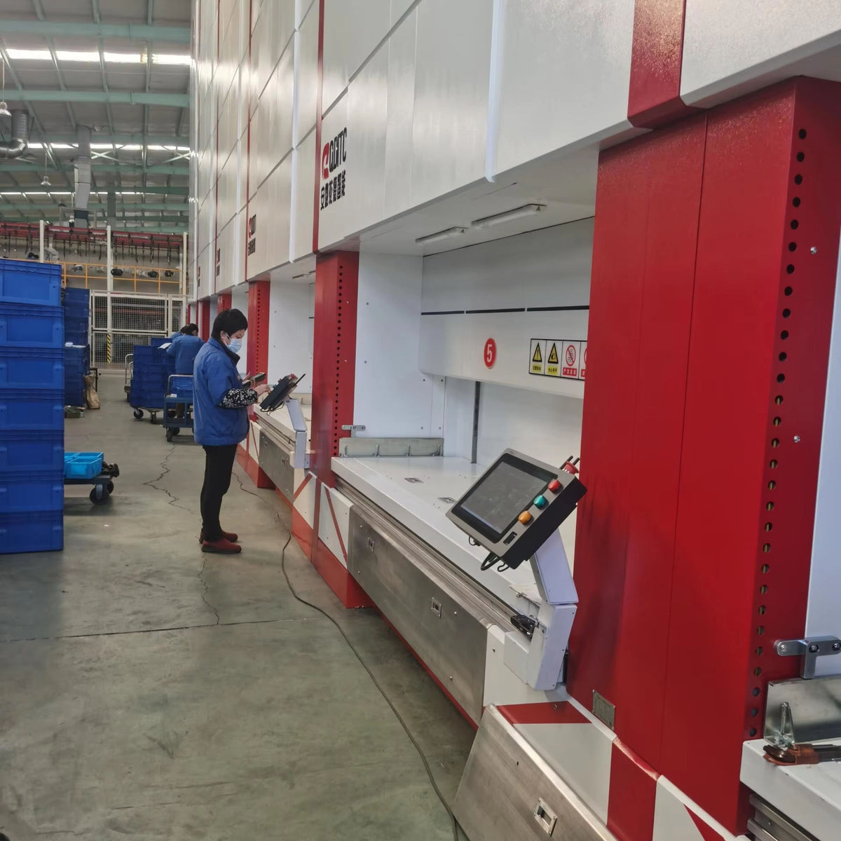 Industrial Smart Warehouse Storage - Image 2