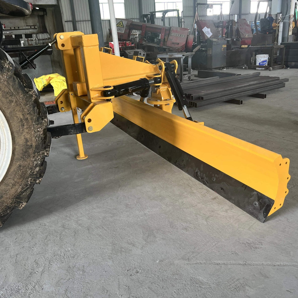 Four-Cylinder Hydraulic Agricultural Land Grader - Image 6